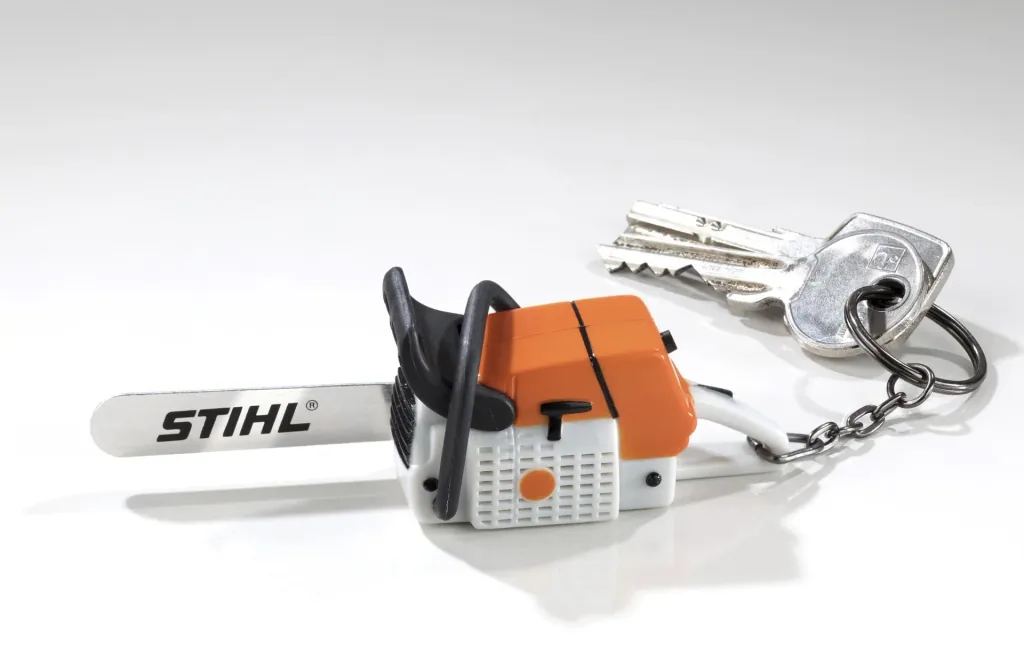 Keyring chainsaw with sound