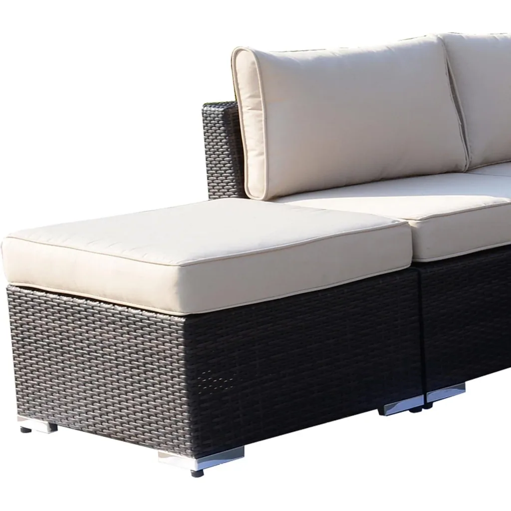 Polyrattan garden furniture set including cushions