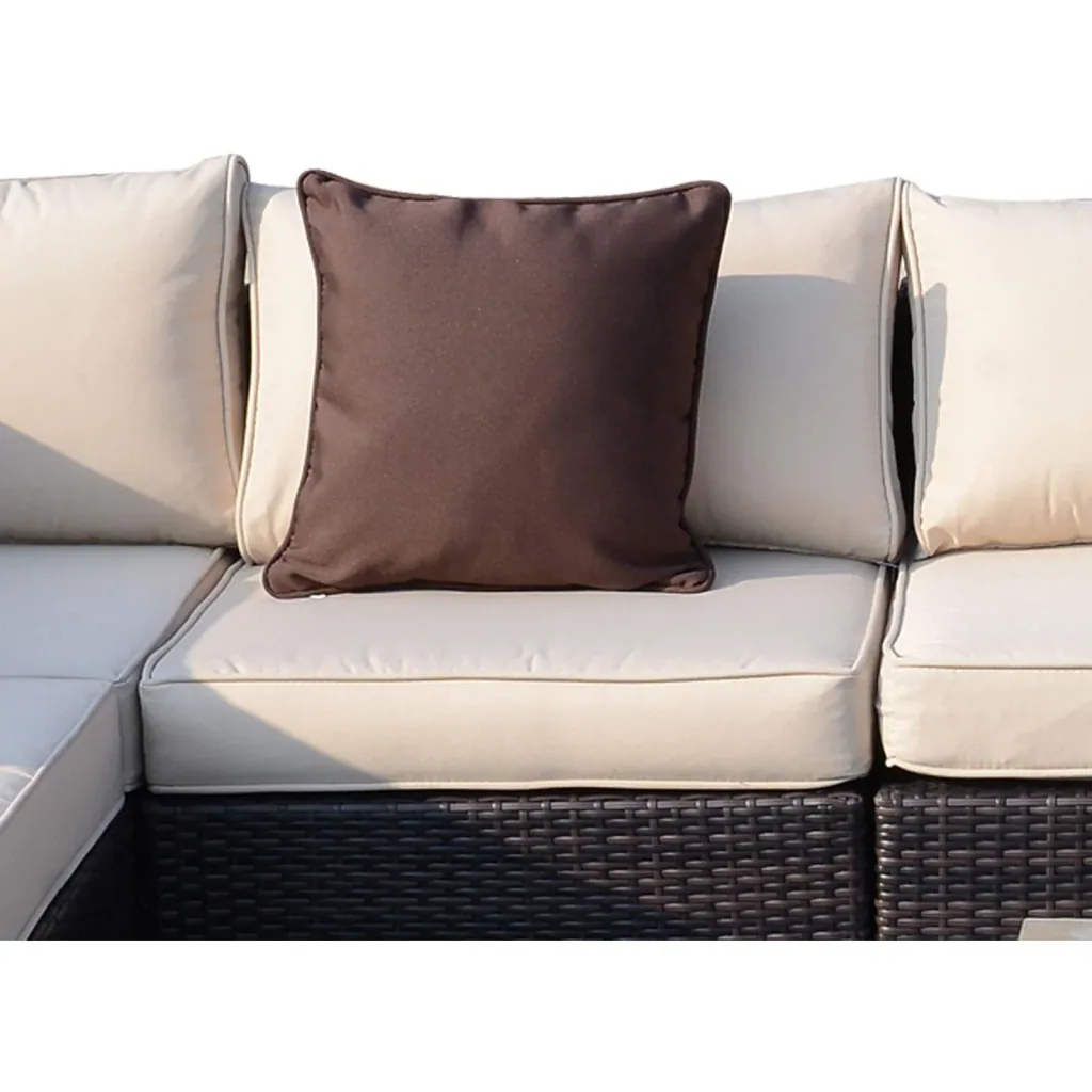 Polyrattan garden furniture set including cushions