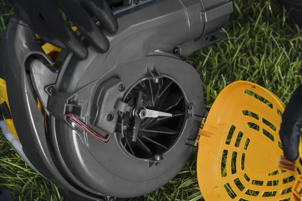 Petrol leaf blower BL 530 V