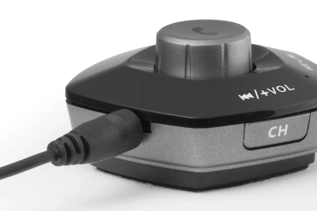 Transmitter FMT1100BT with hands-free function and charging function