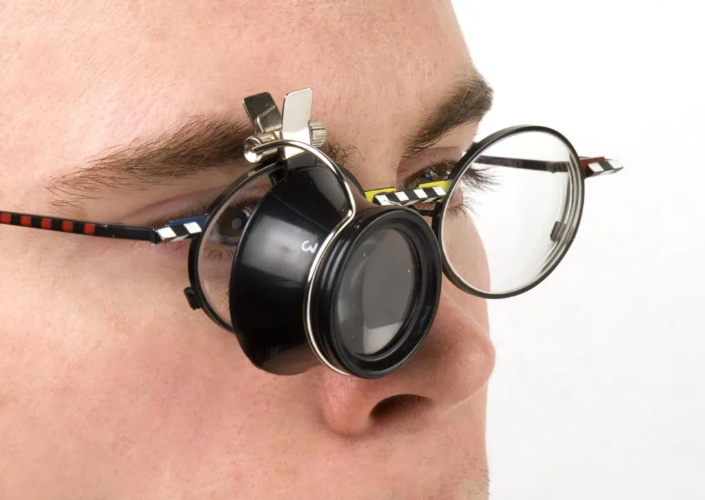 Clamp magnifying glass for glasses, with 3x magnification