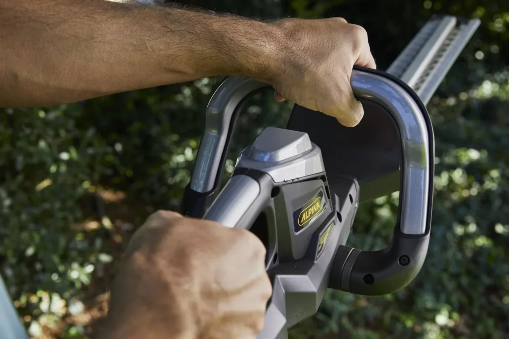 Cordless hedge trimmer "AHT 20 Li", with battery and charger