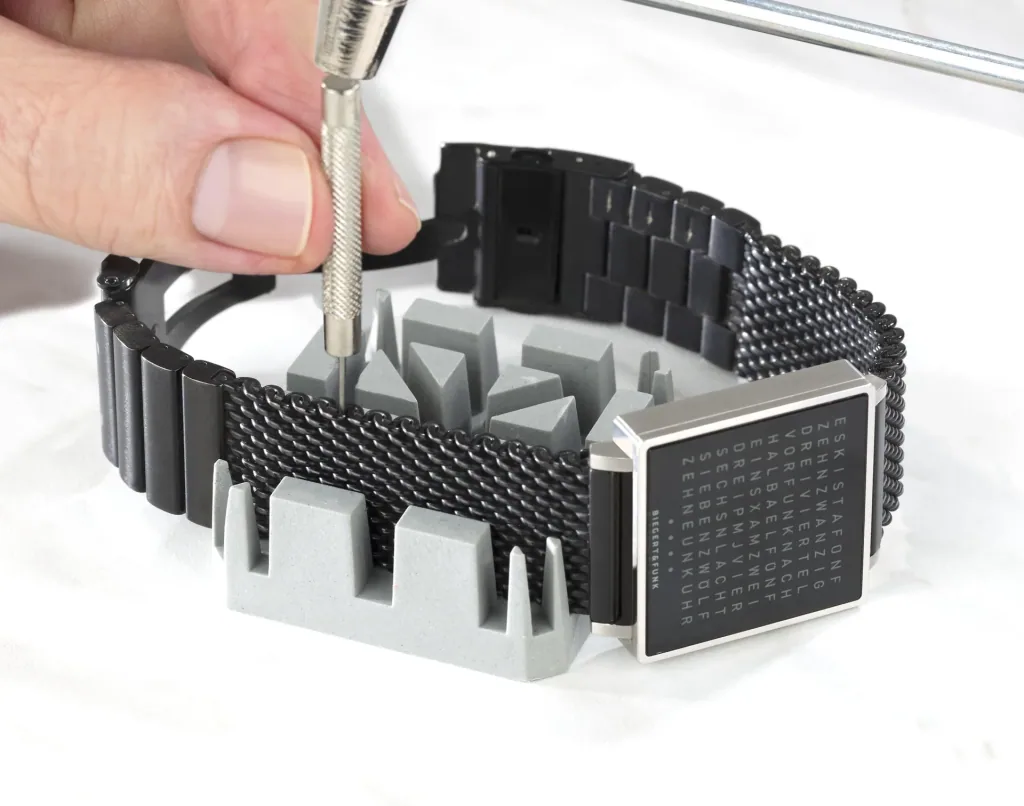 Watchmaker tool set 16-piece