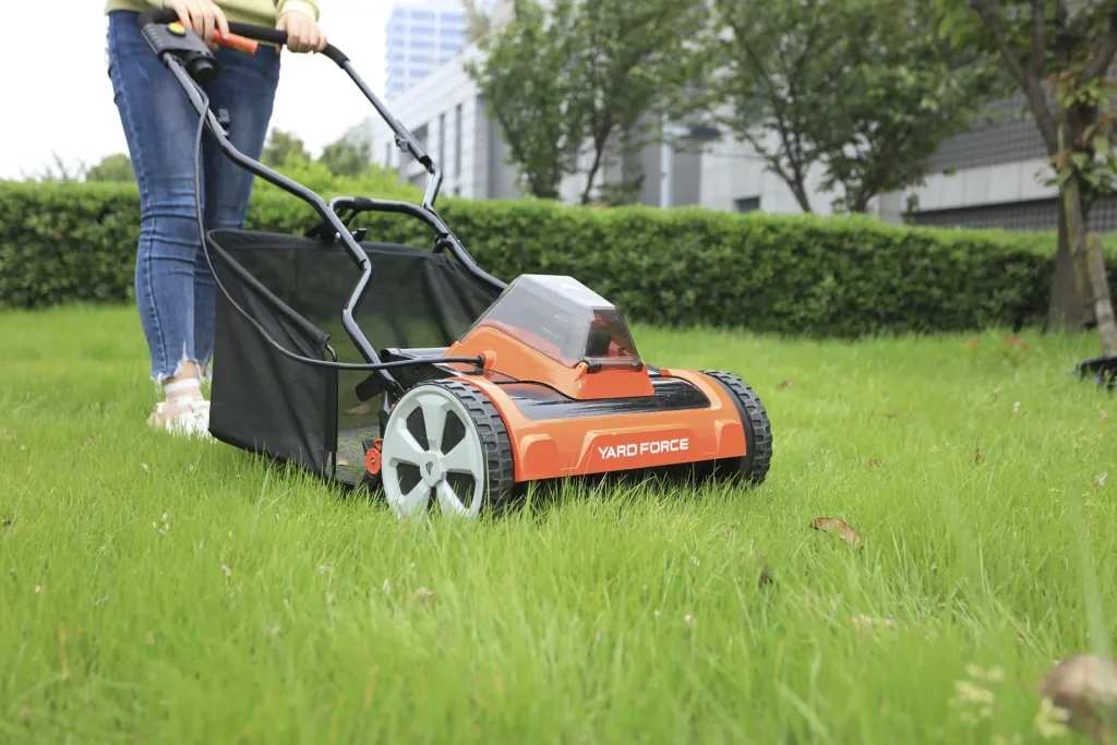 LM C38 20 V cordless cylinder lawn mower, including battery and charger