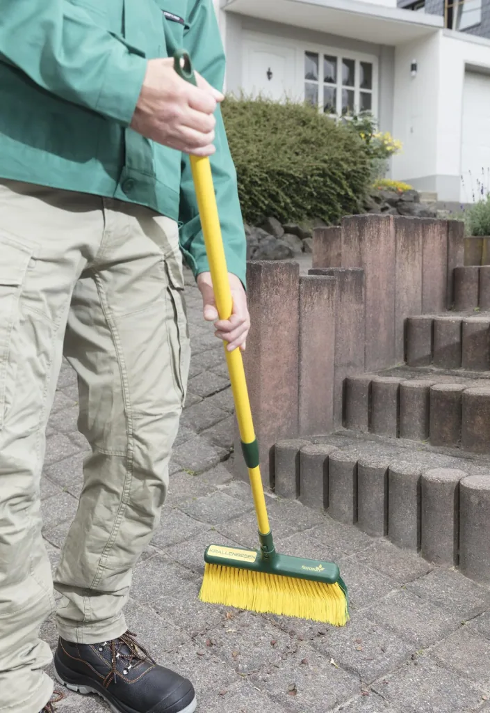 Claw broom with telescopic handle, 35 cm wide