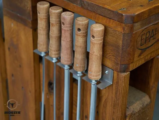 Skewer holder for 5 Churrasco skewers