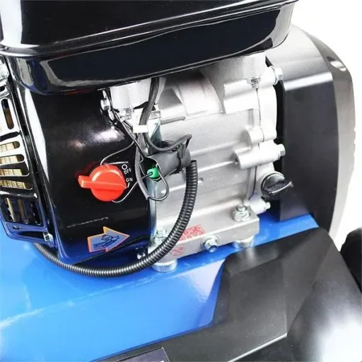 Petrol scarifier