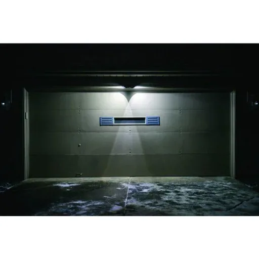 LED spotlight white with motion detector MB3000 500 lumen IP66