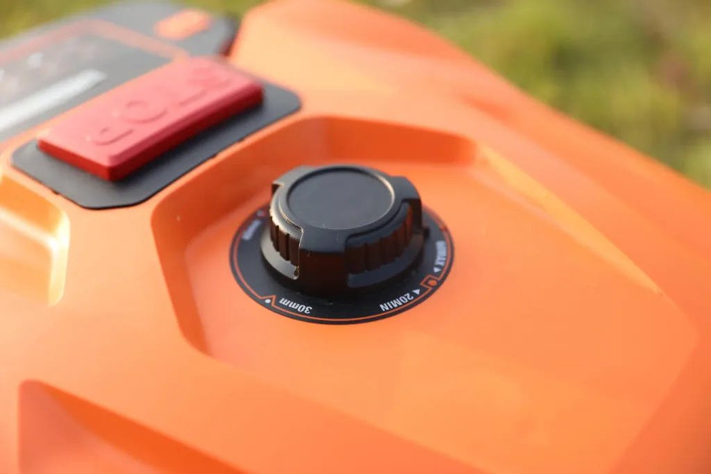 Robotic lawnmower Xpower 400 - up to 400 m²
