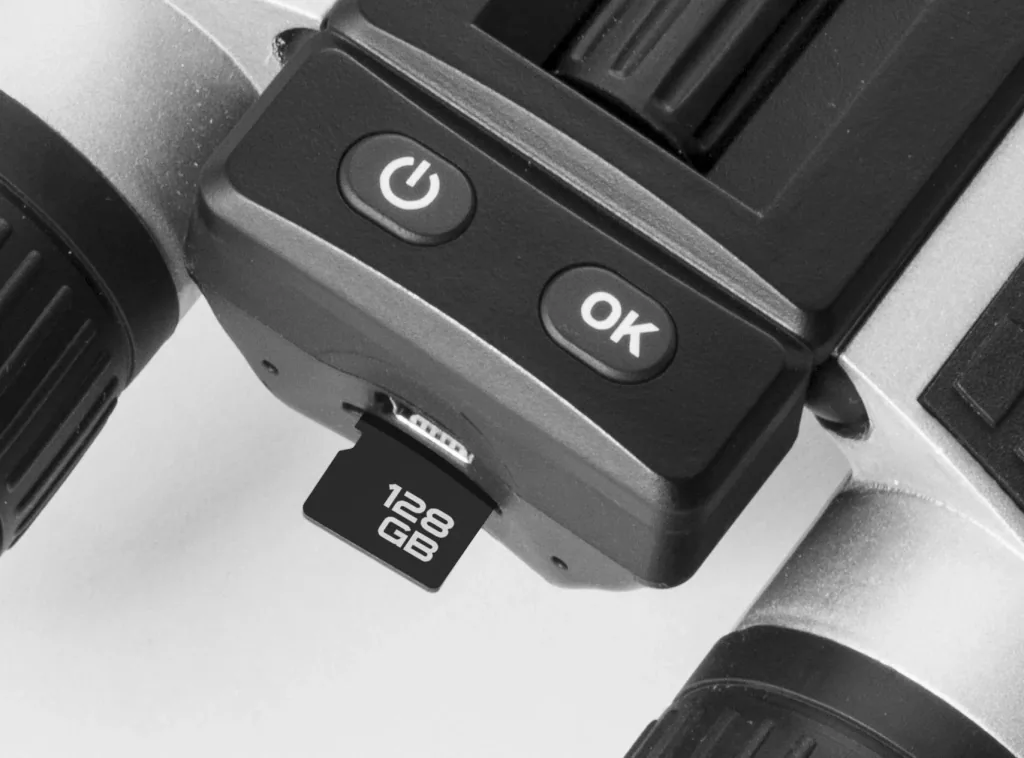 FullHD binoculars with display