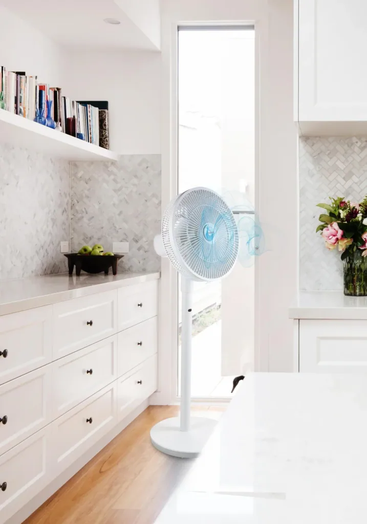 Pedestal fan "Multiblade" with timer and automatic shut-off