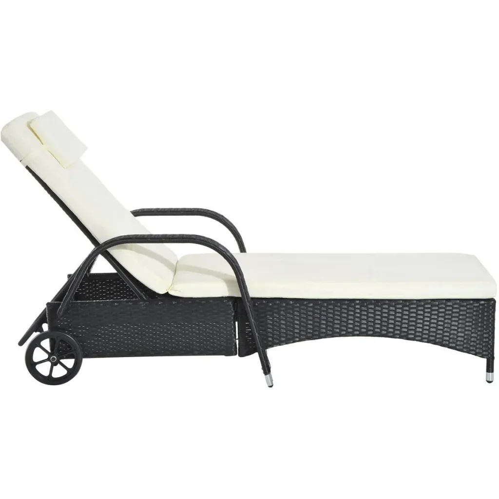 Mobile rattan lounger for the garden