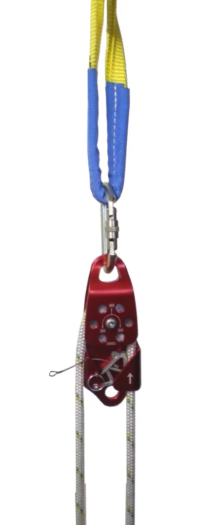Aluminium pulley with pivoting side cover for 10 mm - 12 mm ropes