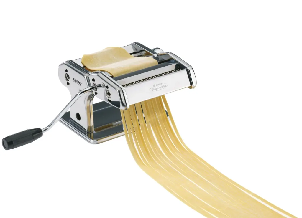 Pasta machine "PASTA PARFETTA DE LUXE SET", with attachments for 6 different types of pasta