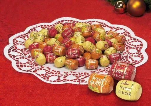 Alcohol barrels made of dark chocolate filled with cherry liqueur, egg liqueur, and brandy, 40 pieces, 500 g