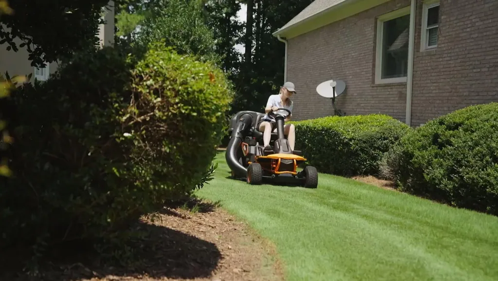 Cordless ride-on mower 56 V LFP