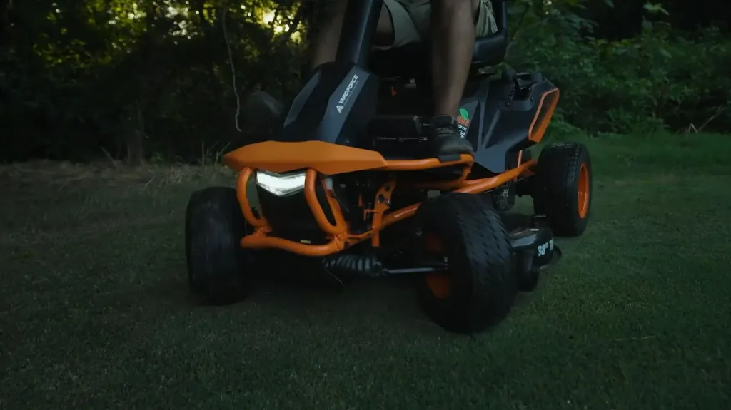 Cordless ride-on mower 56 V LFP