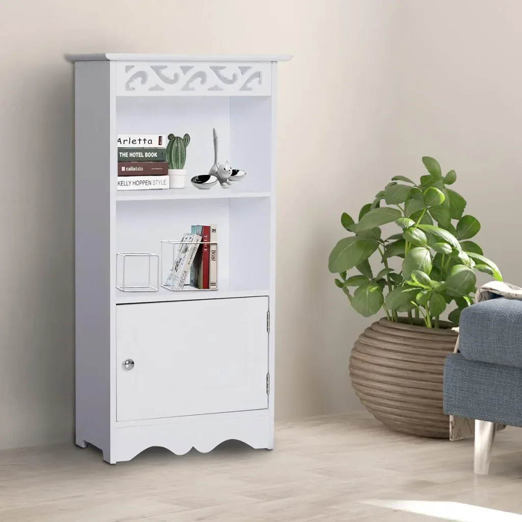 Cabinet with subtle decoration white