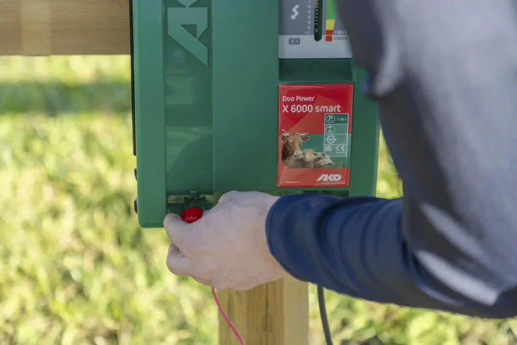 AKO Duo Power X6000 smart electric fence energizer
