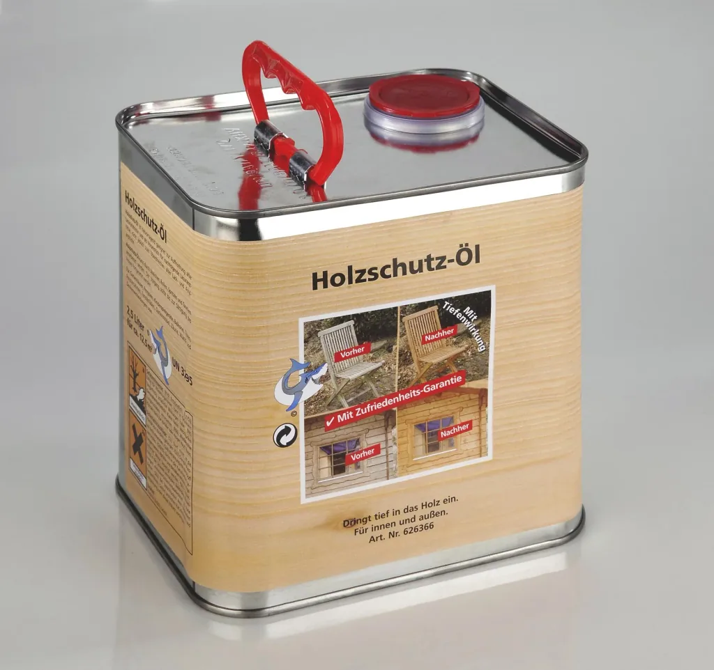 Wood protection oil and wood cleaner in a value set