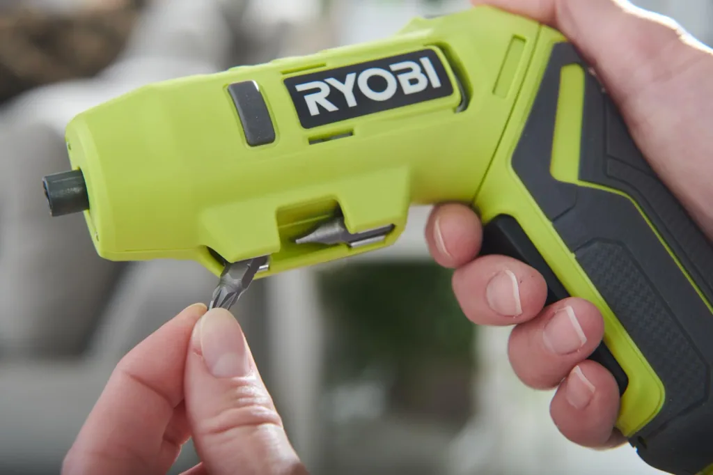 Cordless angle screwdriver 4V USB, including 4 V 2.0 AH battery and USB-C charging cable