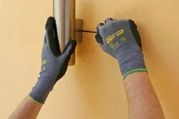 Fine-knit gloves size 10 + silicone spray