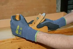 Fine-knit gloves size 10 + silicone spray