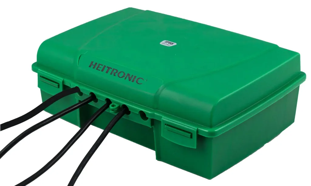 Weatherproof distribution box IP 55, green