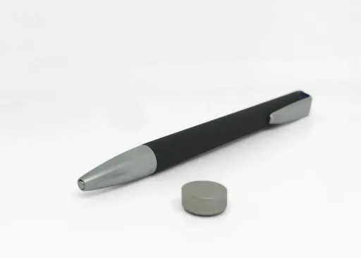 Magnetic pen for hearing aid batteries