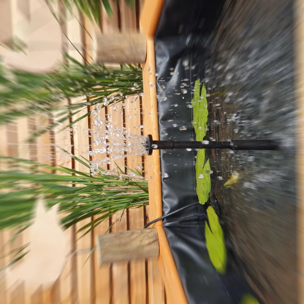 Raised pond with 4 side planting zones Solar