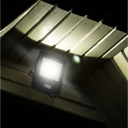 VT-138S LED Floodlight with Sensor - 30 W - 2340 Lm - 3000K - Black