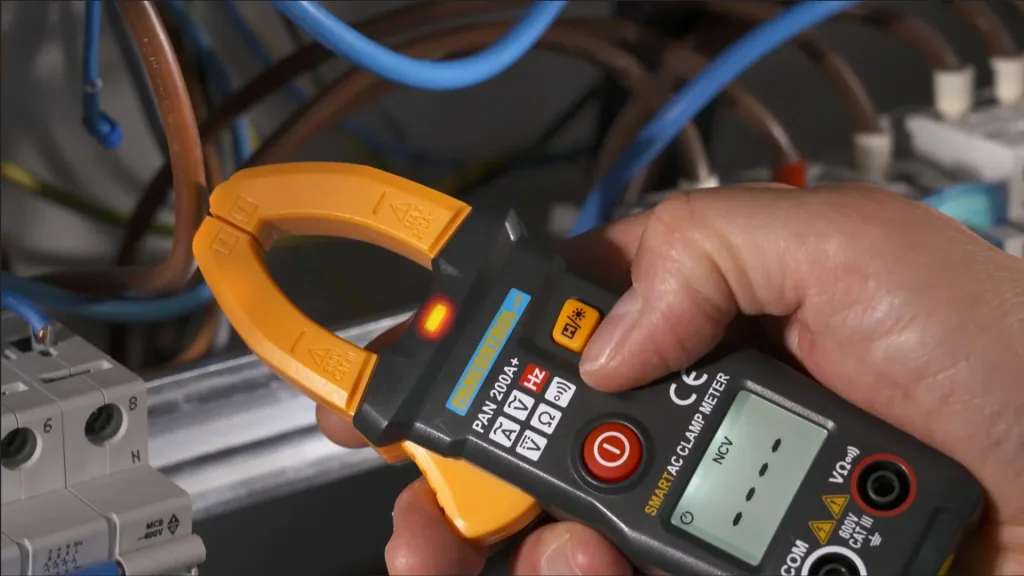 PAN 200A+ - Digital current clamp AC with automatic function selection