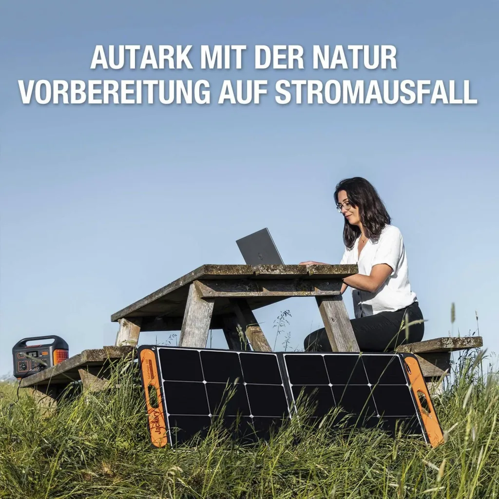 Foldable solar panel SolarSaga 100