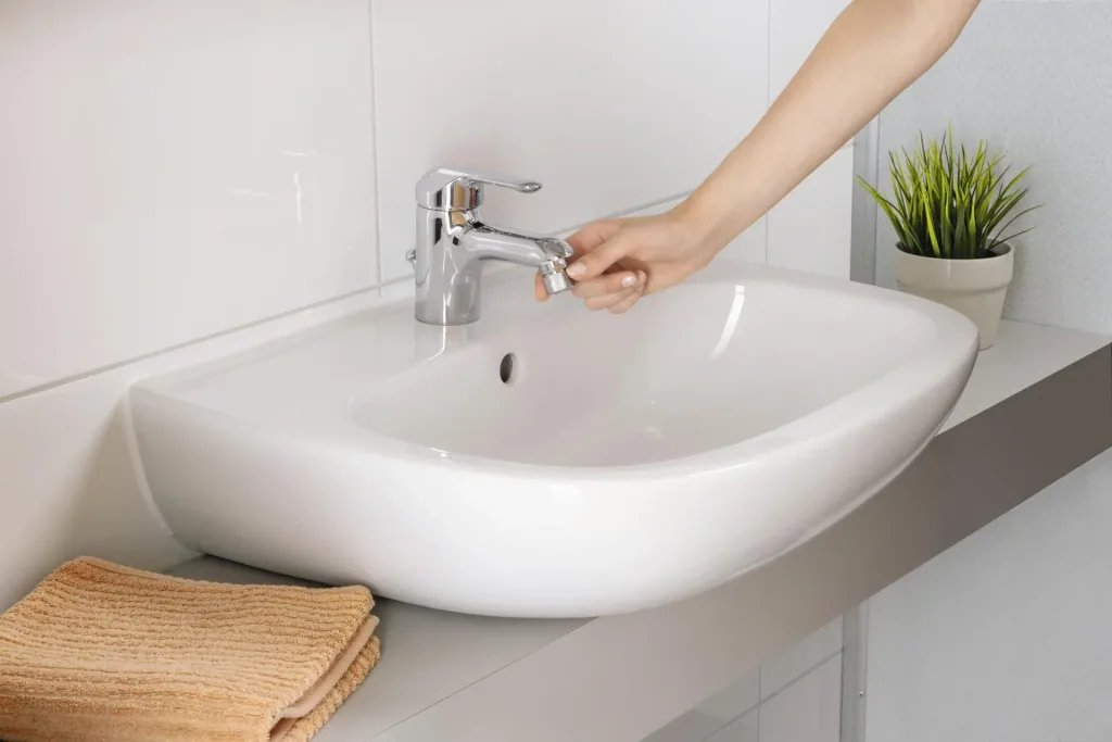 Aerator for water fittings, for kitchen and bathroom