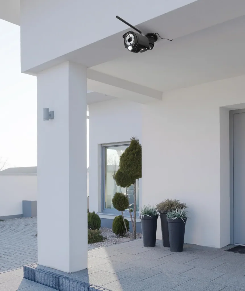 TX-128 surveillance camera set with 7" touchscreen