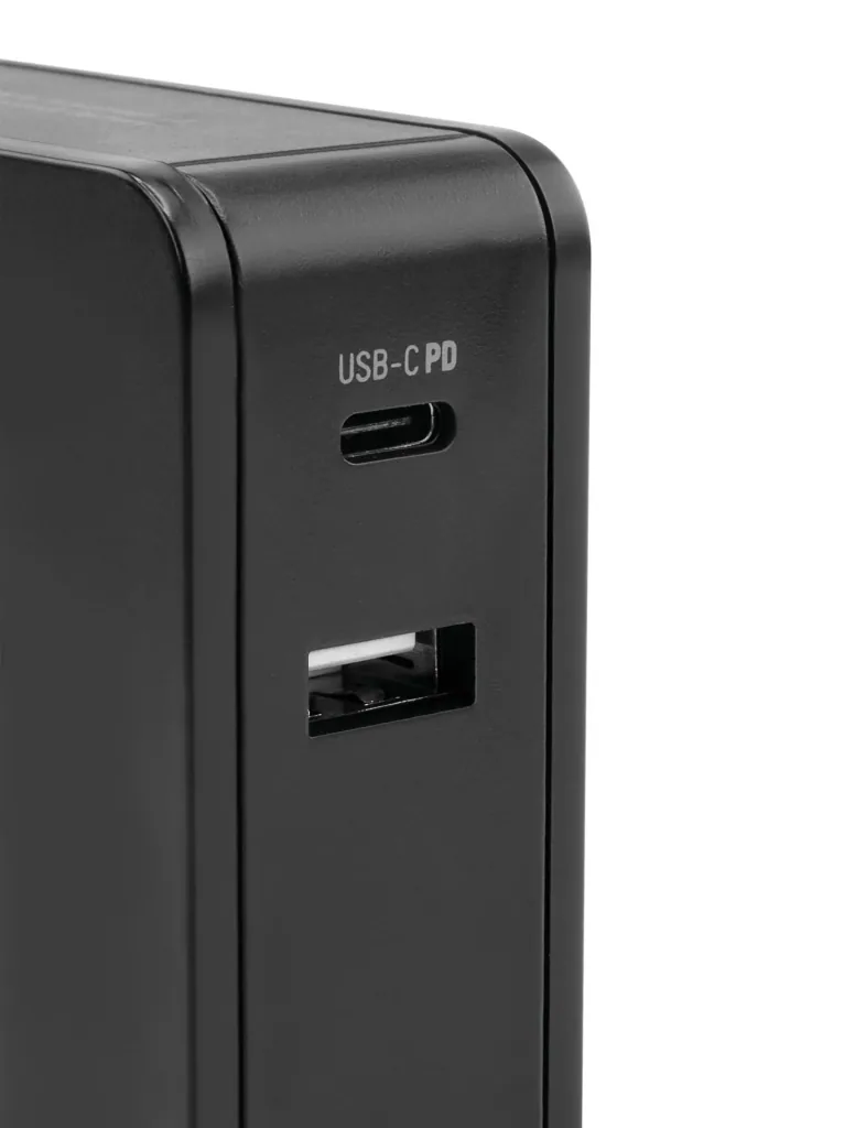 USB charger USB-A and USB-C with 60 watts