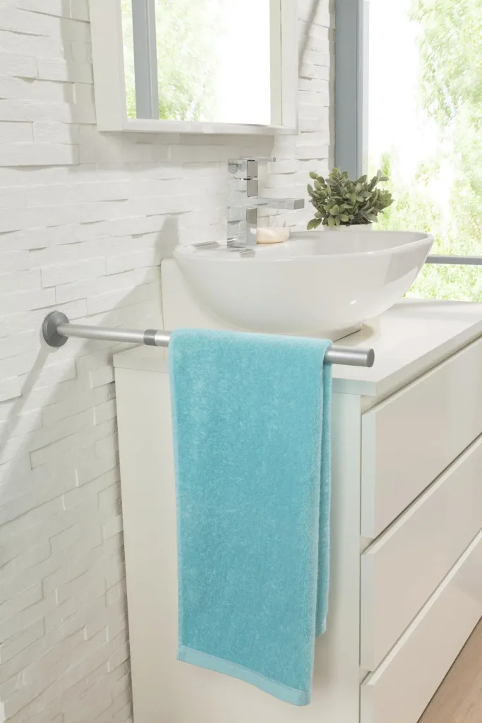 Telescopic towel rail, extendable from 35-58 cm