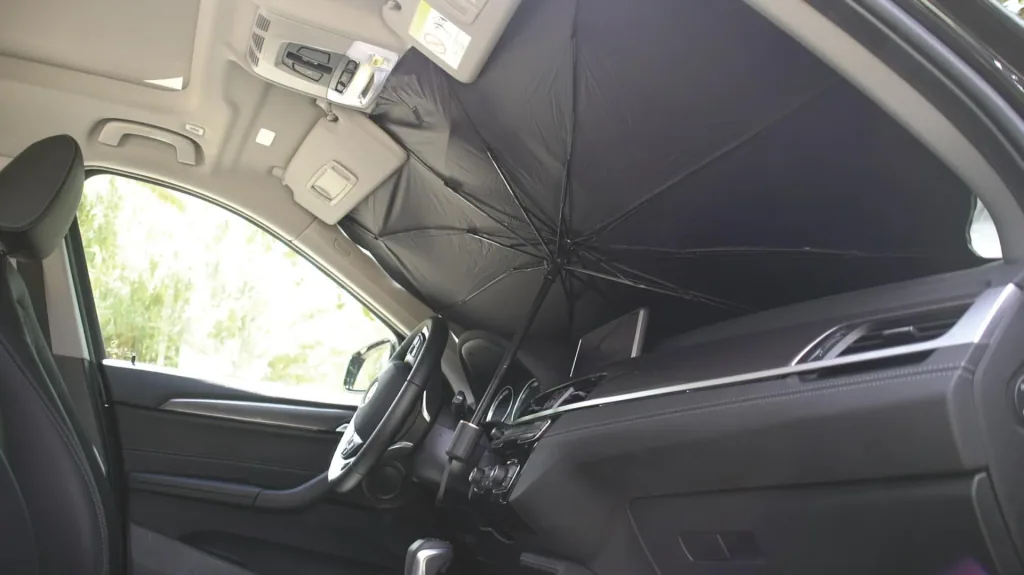 Sunshade for the windshield