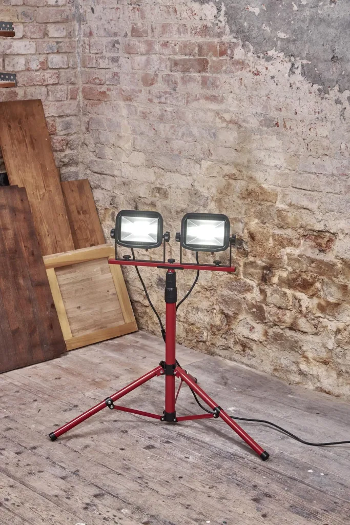 LED tripod floodlight for indoor and outdoor use with 2 x 22 watts