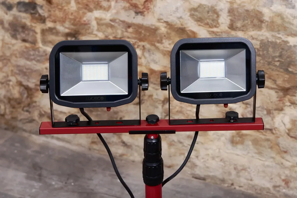 LED tripod floodlight for indoor and outdoor use with 2 x 22 watts
