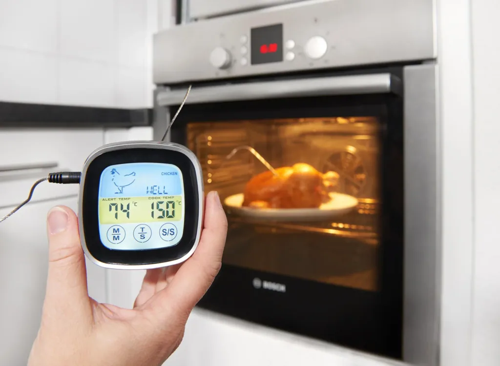 Digital roasting and grilling thermometer with touchscreen