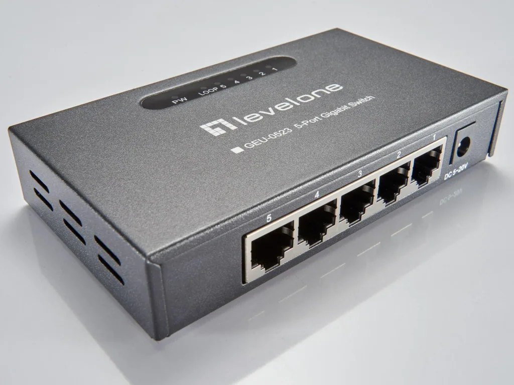 Switch 5x GE GEU-0523 Gigabit Metall
