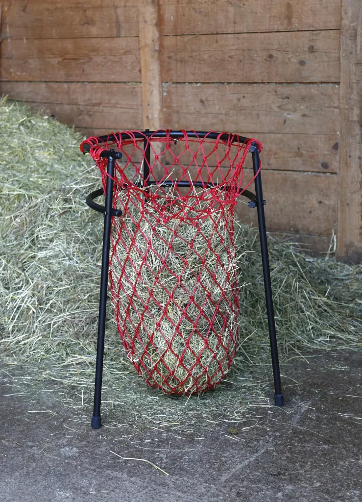 Filling aid for hay nets