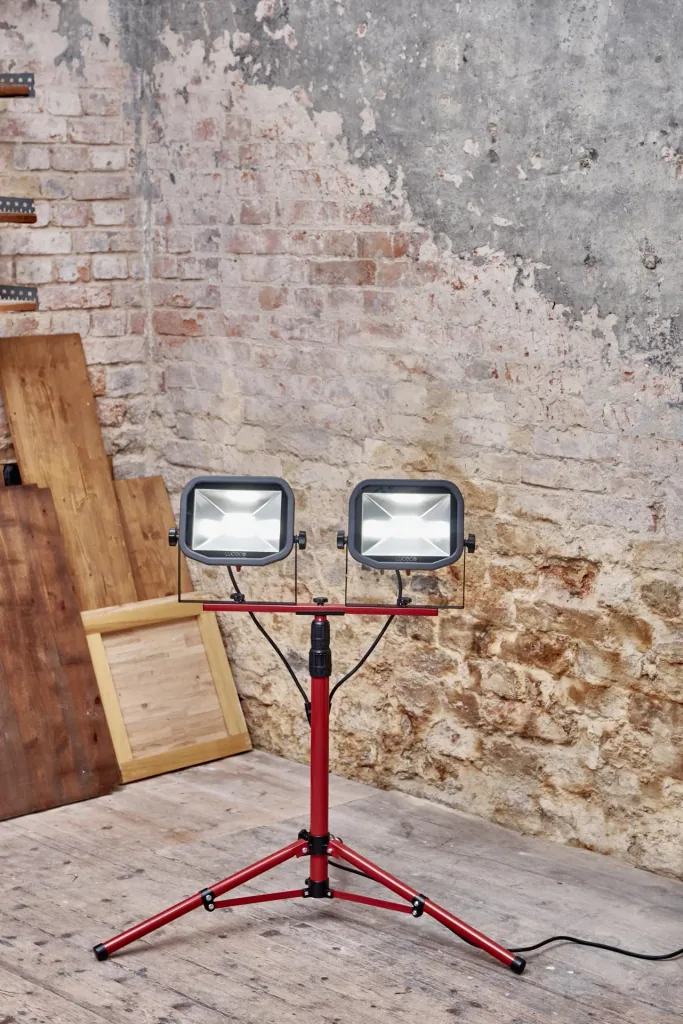Tripod spotlight 2 x 3000 lumens 5000 K 3 m cable Y - connection