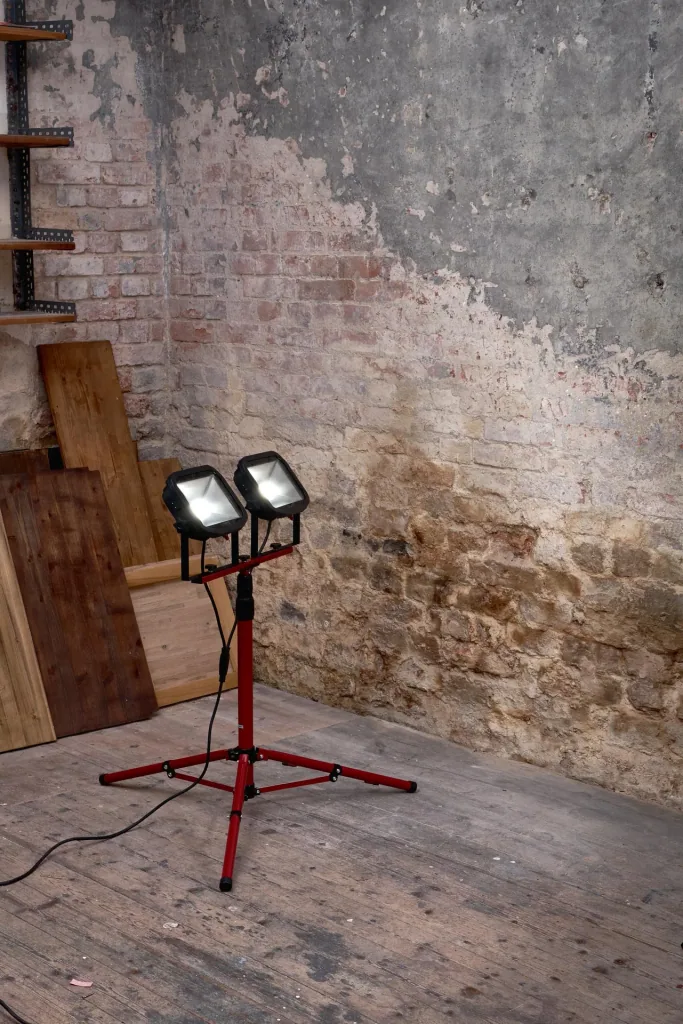 Tripod spotlight 2 x 3000 lumens 5000 K 3 m cable Y - connection