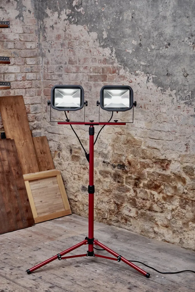 Tripod spotlight 2 x 3000 lumens 5000 K 3 m cable Y - connection