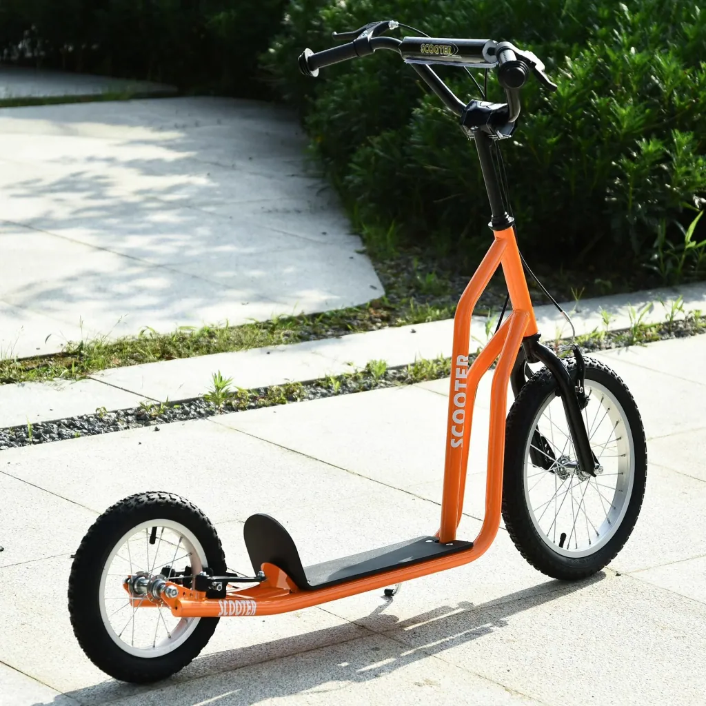 Children's scooter with handbrake
