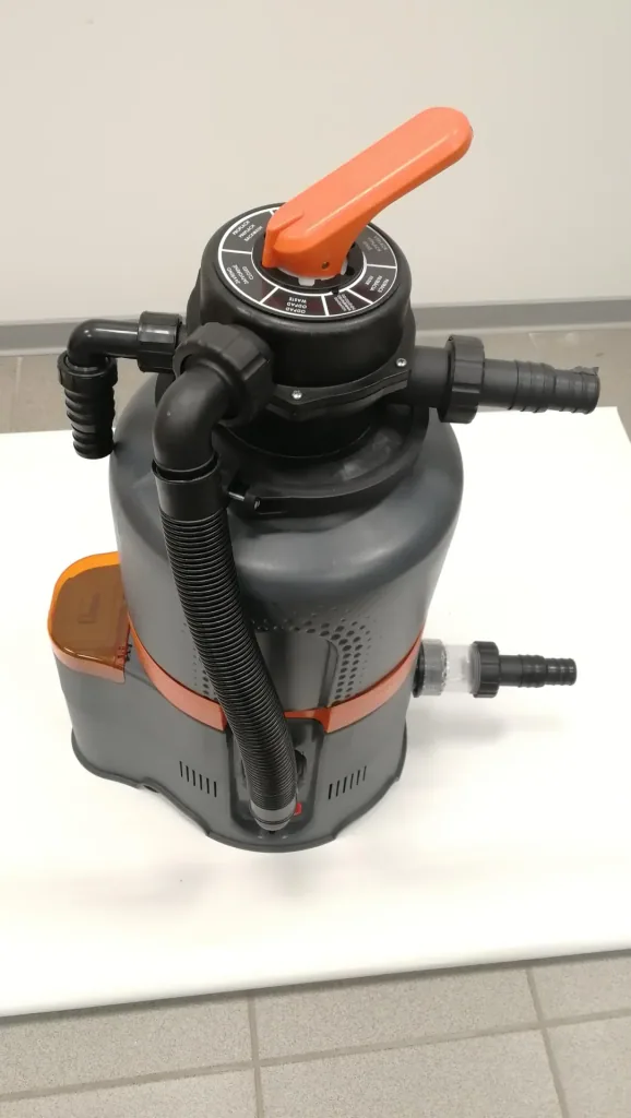Sand filter for swimming pools up to a volume of 30 m³