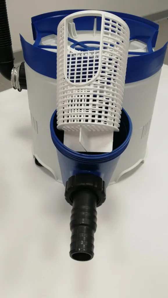 Sand filter for swimming pools up to a volume of 30 m³